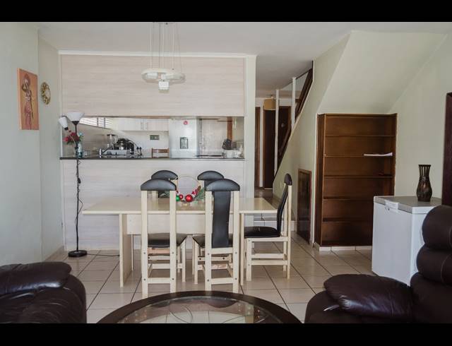 3 BEDROOM TOWNHOUSE FOR SALE IN SCOTTBURGH CENTRAL